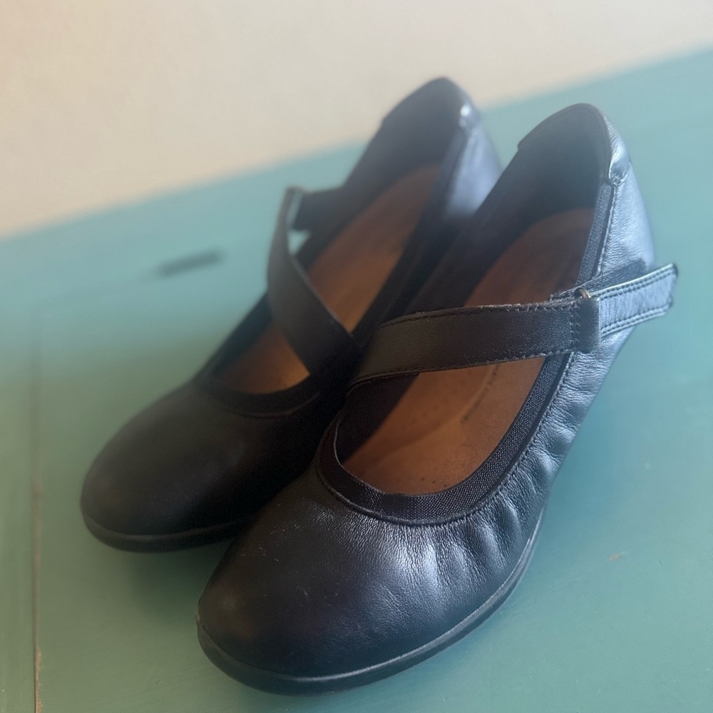 Clark’s Collection, Black Mary Jane Style Flats